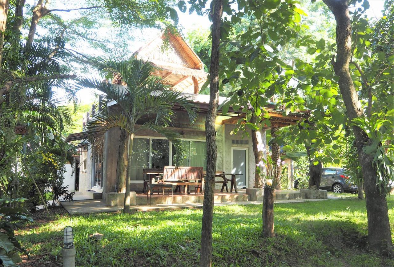 Baantantara Hotel Suan Phueng Exterior photo